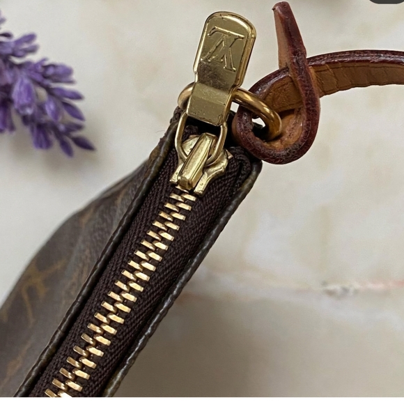 Pochette monogram canvas - Picture 8 of 8